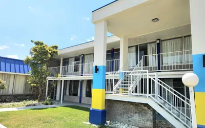 Days Inn by Wyndham Seguin TX