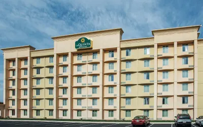 La Quinta Inn & Suites by Wyndham Indianapolis South