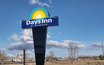 Days Inn by Wyndham Rawlins