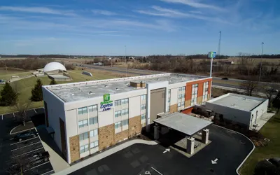 Holiday Inn Express & Suites Wapakoneta, an IHG Hotel