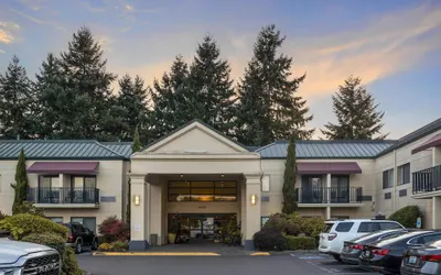 Best Western Plus Plaza by the Green