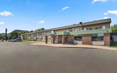 Days Inn by Wyndham Winona