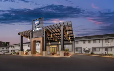 Best Western West Towne Suites