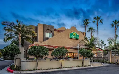 La Quinta Inn & Suites by Wyndham Carlsbad - Legoland Area