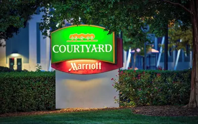 Courtyard by Marriott Hampton