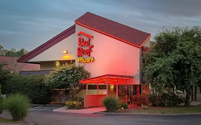 Red Roof Inn PLUS+ West Springfield