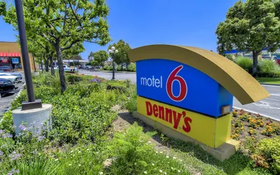 Motel 6 Claremont, CA