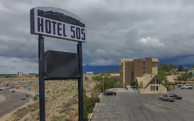 Hotel 505