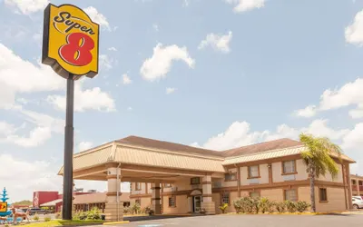 Super 8 by Wyndham Kingsville