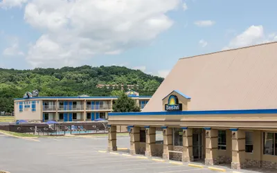 Days Inn by Wyndham Staunton