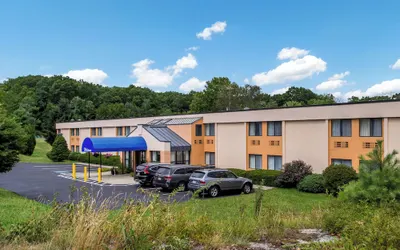 All Seasons Inn & Suites Smithfield Providence