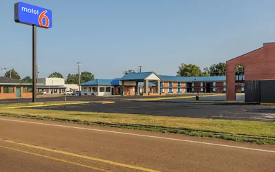 Motel 6 Greenwood, MS