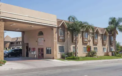 Super 8 by Wyndham Bakersfield South CA