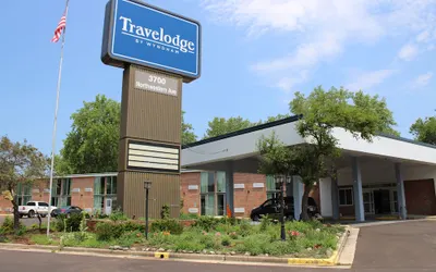 Travelodge by Wyndham Water’s Edge Hotel - Racine