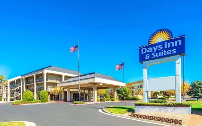 Days Inn & Suites by Wyndham Albuquerque North