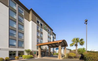 Holiday Inn & Suites Columbia NE - Ft Jackson Area by IHG