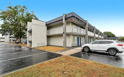 Stayable Jacksonville West