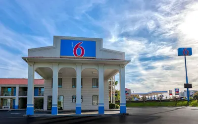 Motel 6 Cookeville, TN