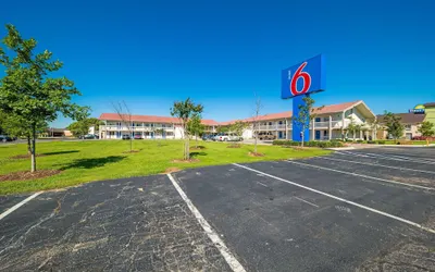 Motel 6 Dallas, TX - Farmers Branch