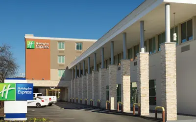Holiday Inn Express Baltimore At The Stadiums by IHG