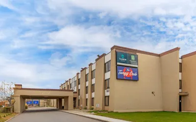 Clarion Hotel & Conference Center Lansing West