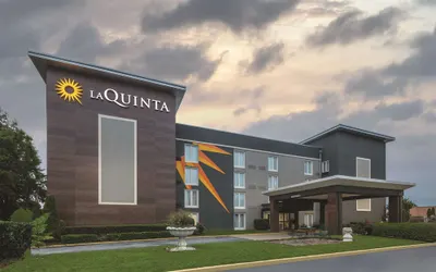 La Quinta Inn & Suites by Wyndham Atlanta Airport South