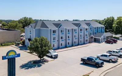 Days Inn & Suites by Wyndham Greeley