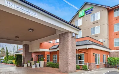 Holiday Inn Express Hotel & Suites Portland-Jantzen Beach, an IHG Hotel