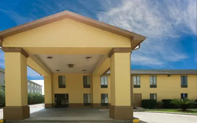 Super 8 by Wyndham Sulphur Lake Charles