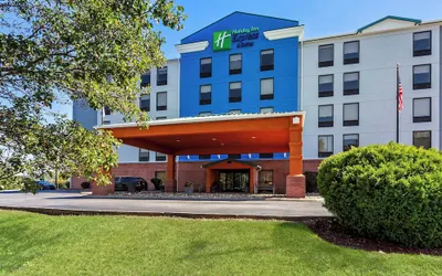 Holiday Inn Express Suites Charleston by IHG