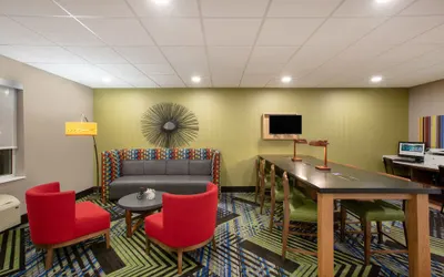 Holiday Inn Express Hotel & Suites Columbus, an IHG Hotel