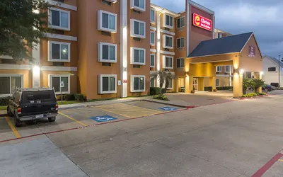 Quality Inn & Suites West Chase