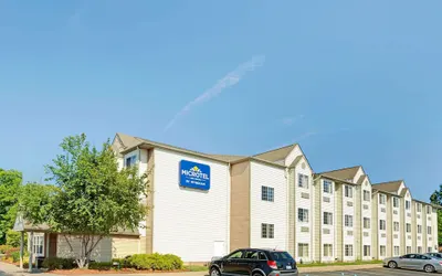 Microtel Inn & Suites by Wyndham Roseville/Detroit Area