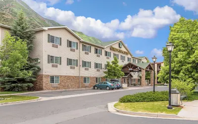 Quality Inn & Suites On the River