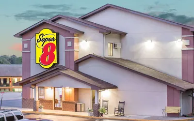 Super 8 by Wyndham Roanoke VA