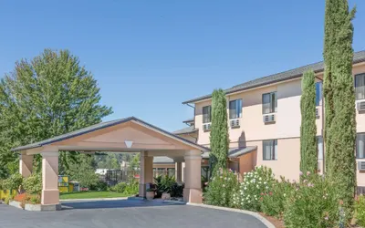 Super 8 by Wyndham Grants Pass