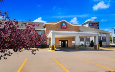 SureStay Plus Hotel by Best Western Topeka Northwest