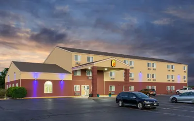 Super 8 by Wyndham Ottawa