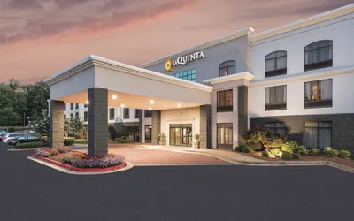 La Quinta Inn & Suites by Wyndham Kennesaw