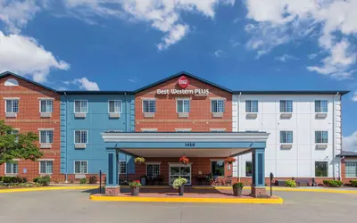 Best Western Plus Des Moines West Inn & Suites