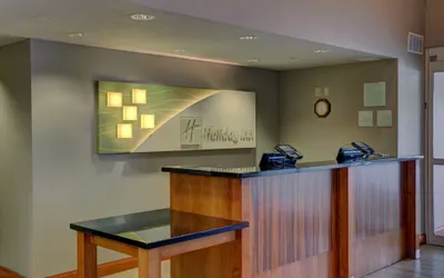 Holiday Inn Hotel & Suites-Milwaukee Airport, an IHG Hotel