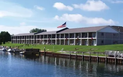 Fleetwood Inn & Suites
