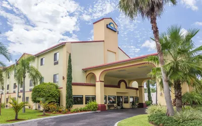 Days Inn by Wyndham Sarasota I-75