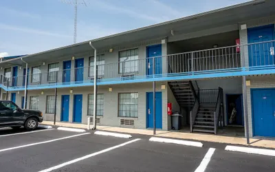 American Inn & Suites Russellville