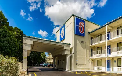 Motel 6 Raleigh, NC - Cary