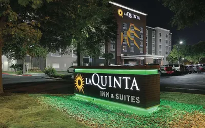 La Quinta Inn & Suites by Wyndham San Antonio Downtown