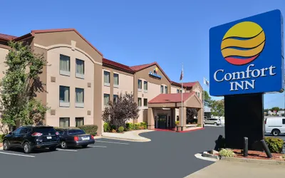 Comfort Inn & Suites at Stone Mountain