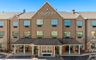 Country Inn & Suites by Radisson, Asheville at Asheville Outlet Mall, NC