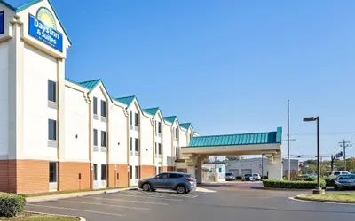 Days Inn & Suites by Wyndham Ridgeland