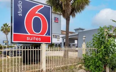 Studio 6 Suites – Pasadena, TX